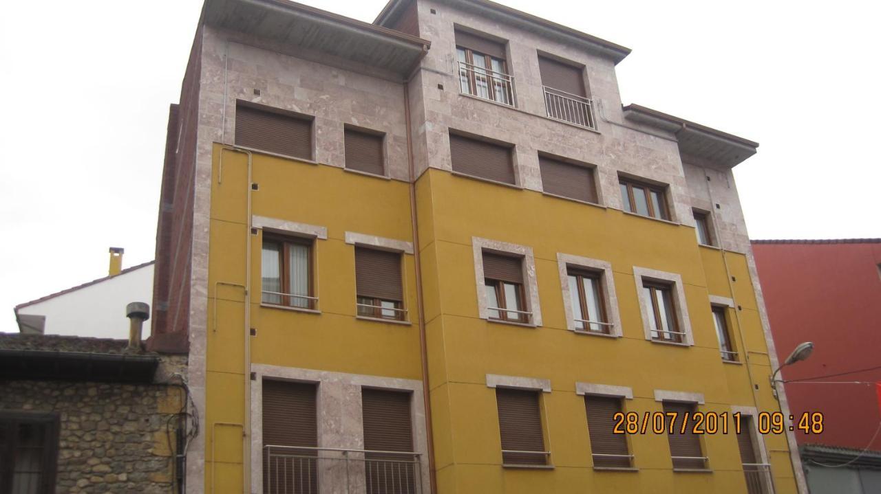 Appartamento Ático La Plaza Arriondas Esterno foto