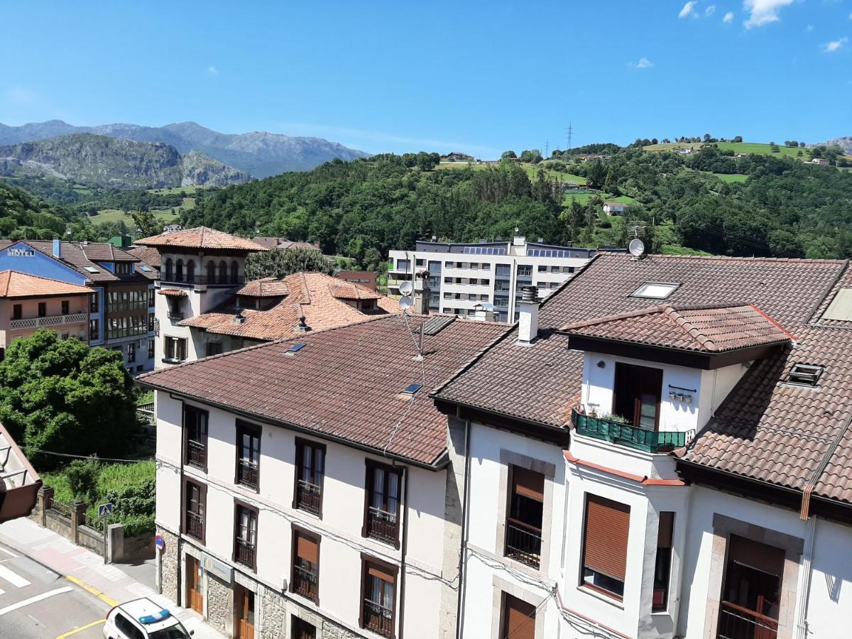 Appartamento Ático La Plaza Arriondas Esterno foto